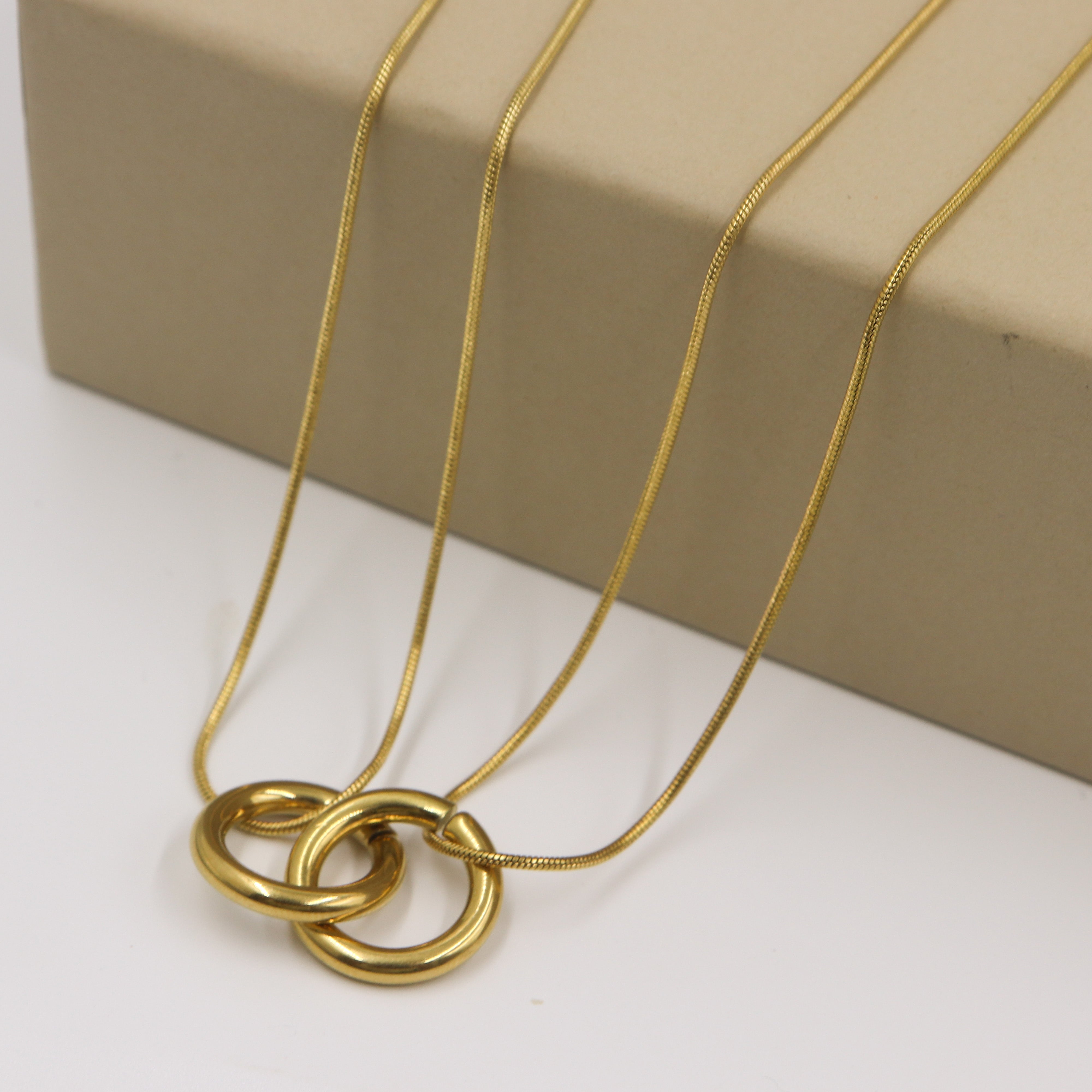 Interlocked Pendant Necklace 18k Gold Finished