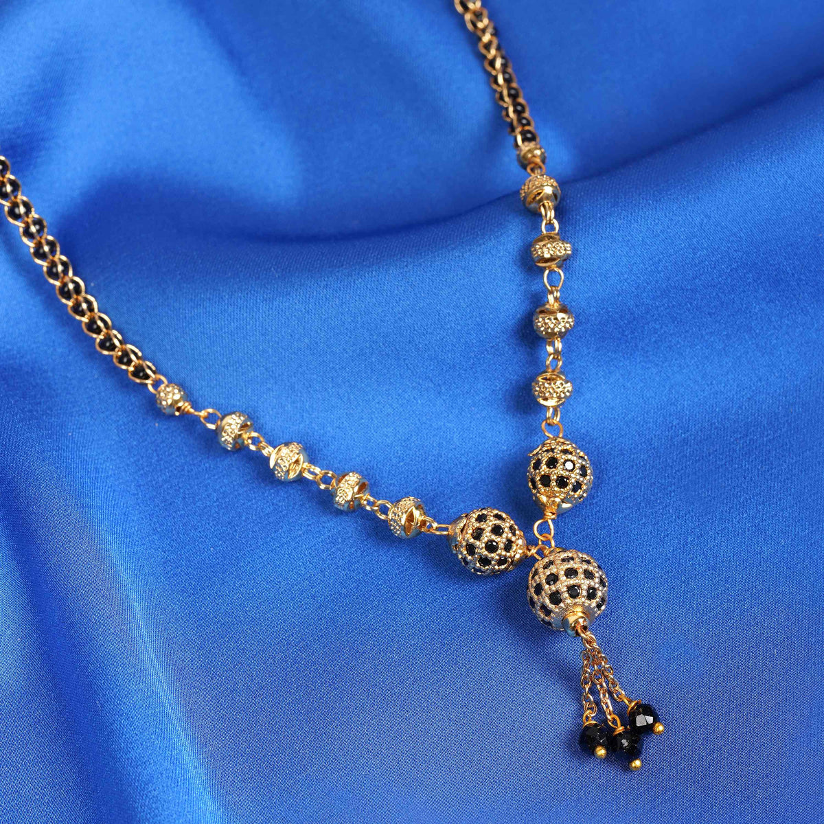gold plated mangalsutra Close-Up Product Image