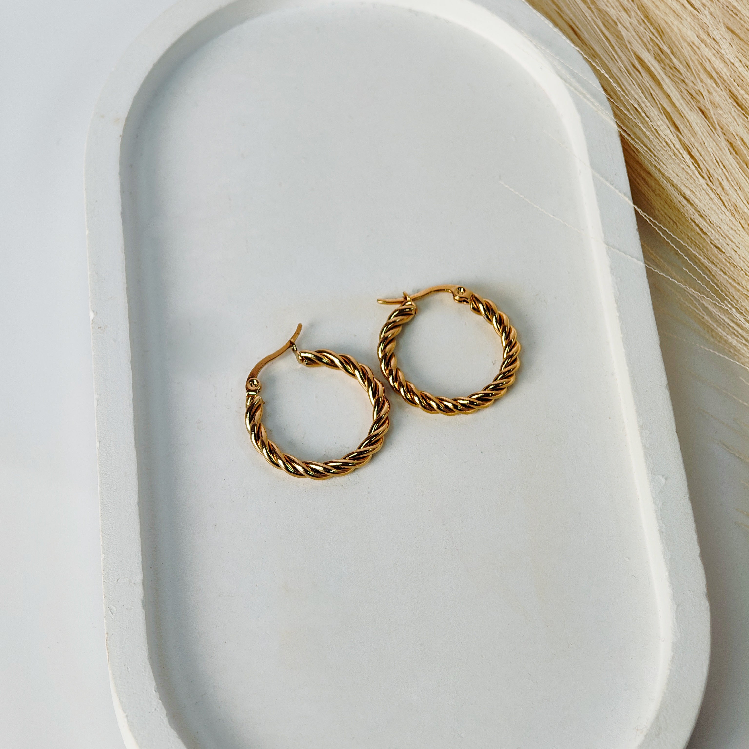 Saaryaa Gold plated Hoops Earings