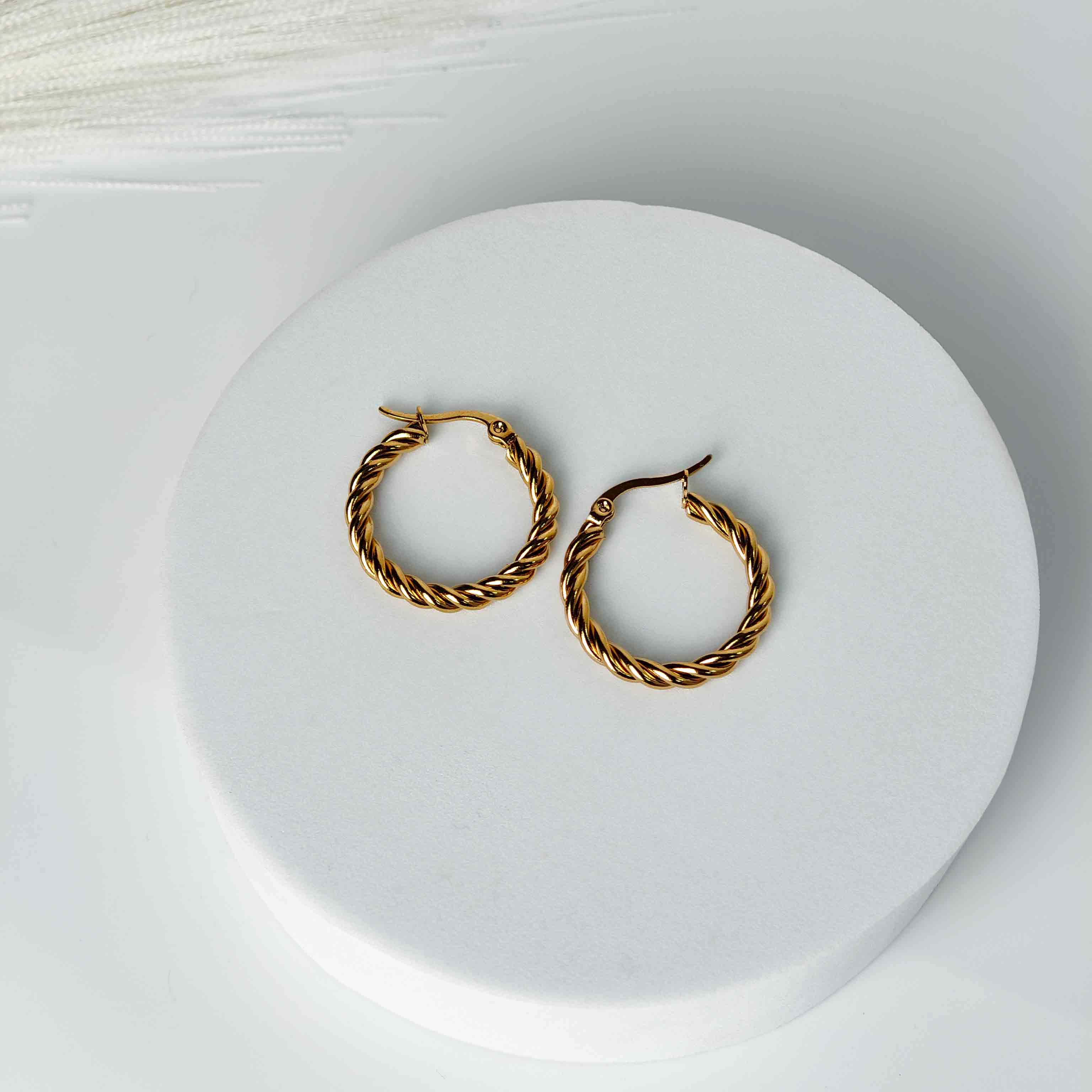 Saaryaa Gold plated Hoops Earings