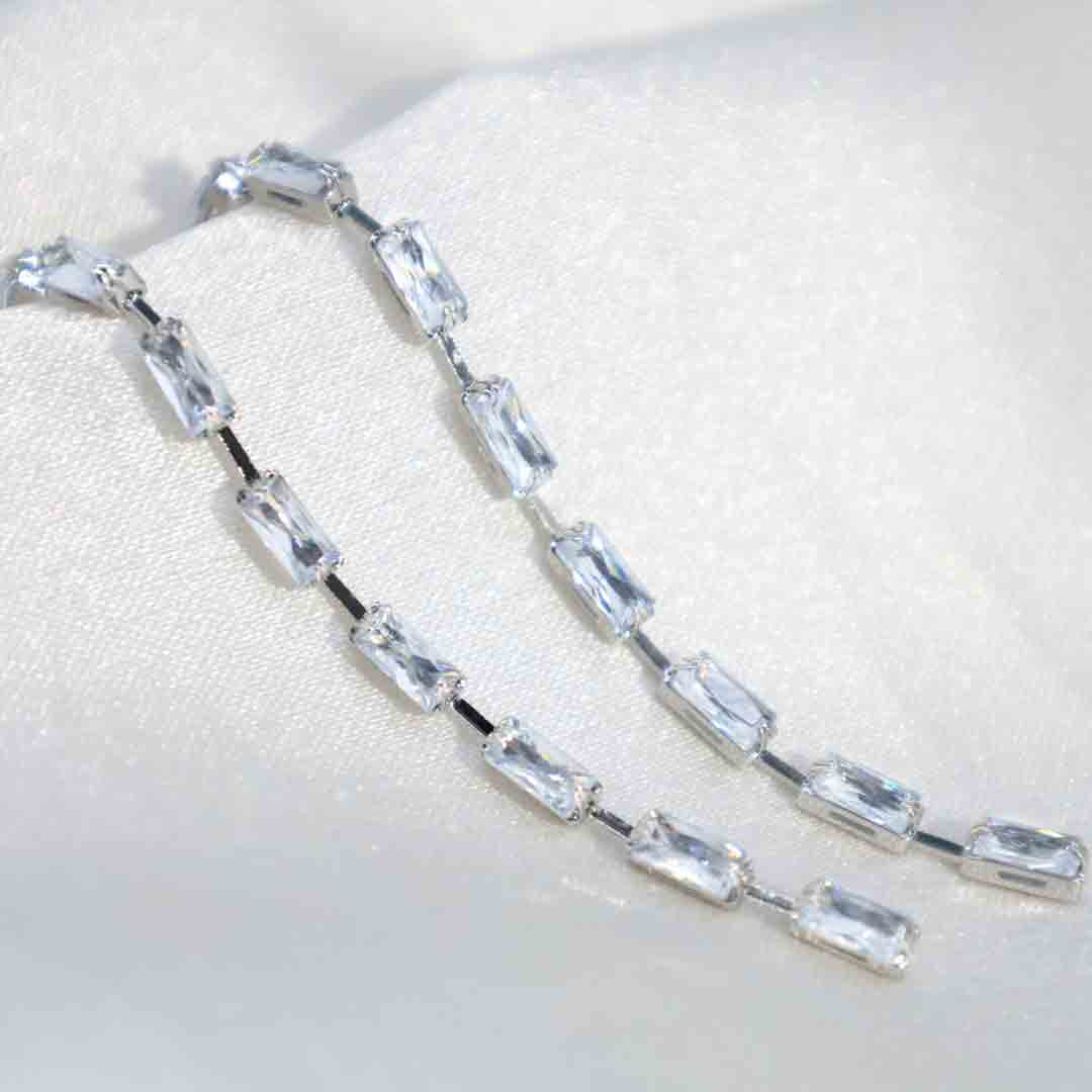 Rivan Solitaire Earrings